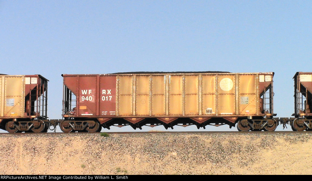 WB Unit Loaded Hooper Frt at Erie NV W-Pshr -84